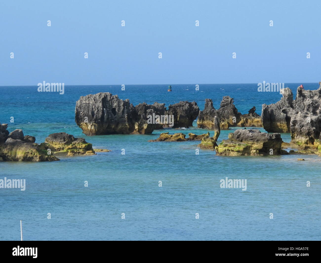 Lime stone rocks creating a calm lagoon in the Caribbean sea Stock ...