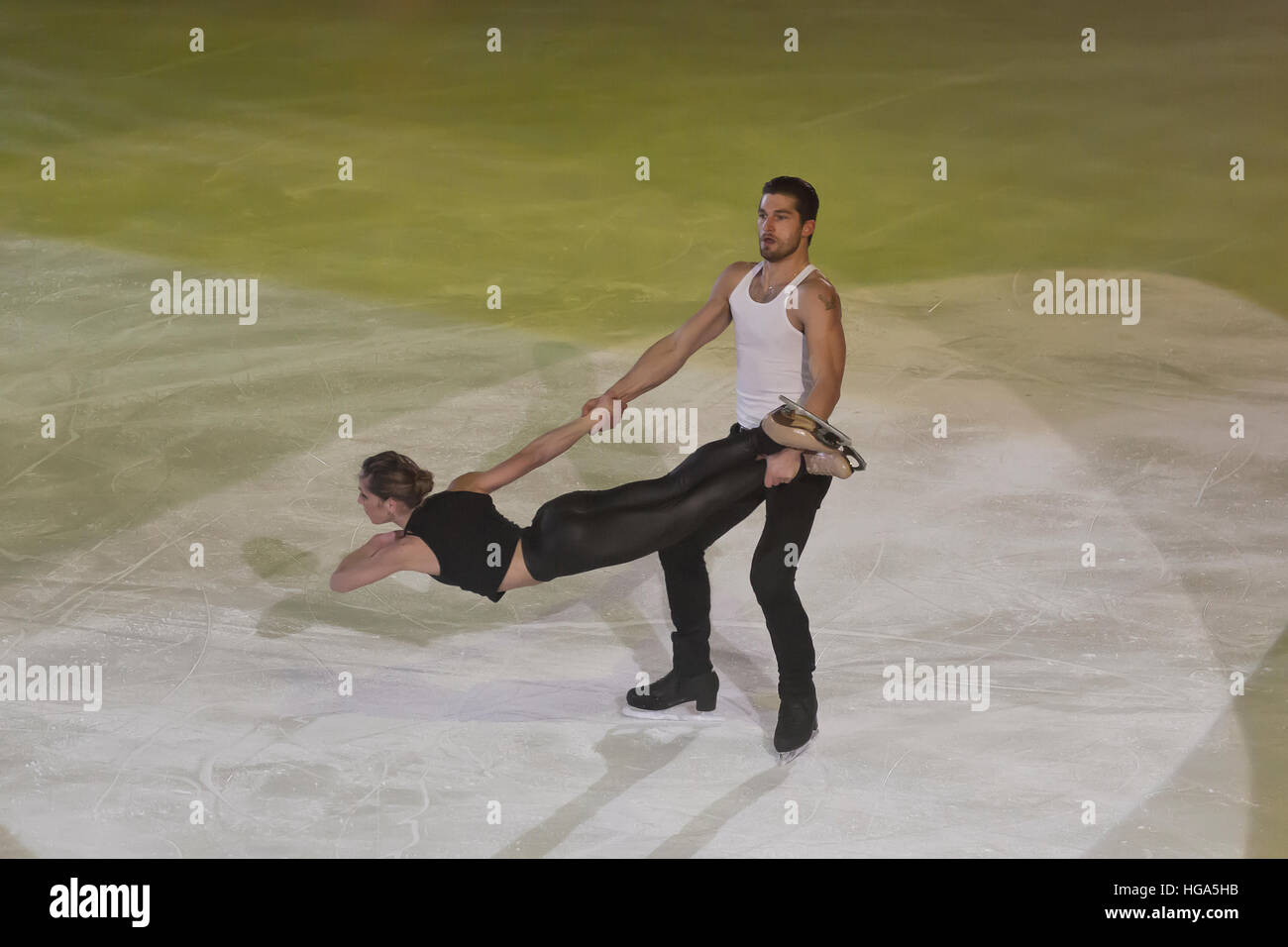 Ice skating Italian champions Nicole della Monica & Matteo Guarise