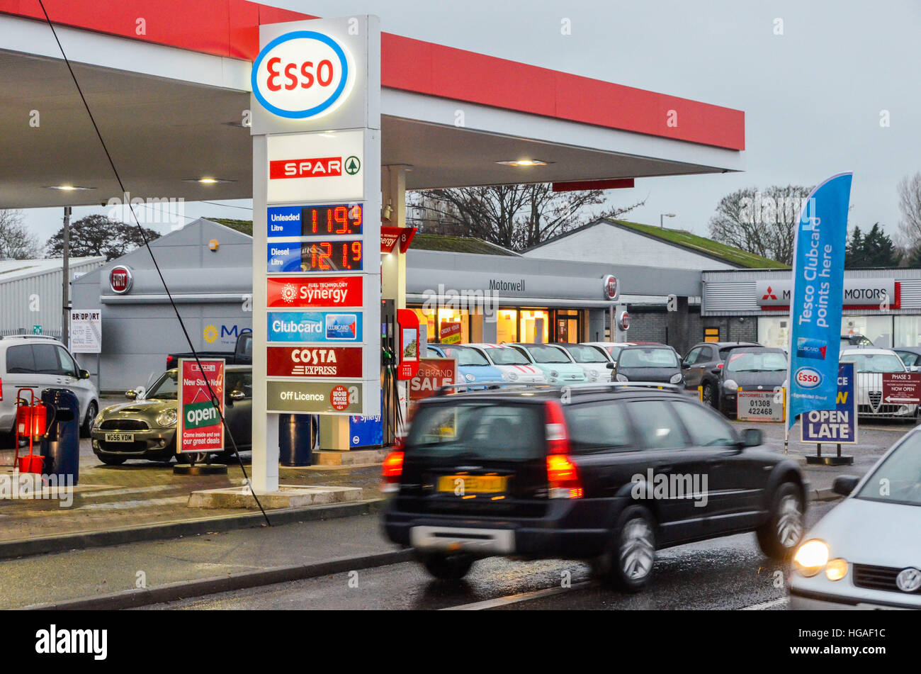 Bridport, Dorset, UK.   6th January 2017.  The Esso petrol station on East Road, Bridport with Petrol and Diesel pump prices at £119.9 and £121.9 respectively.  The Fuel prices on the forecourt over the past week have risen by 3p.  Picture: Graham Hunt/Alamy Live News. Stock Photo