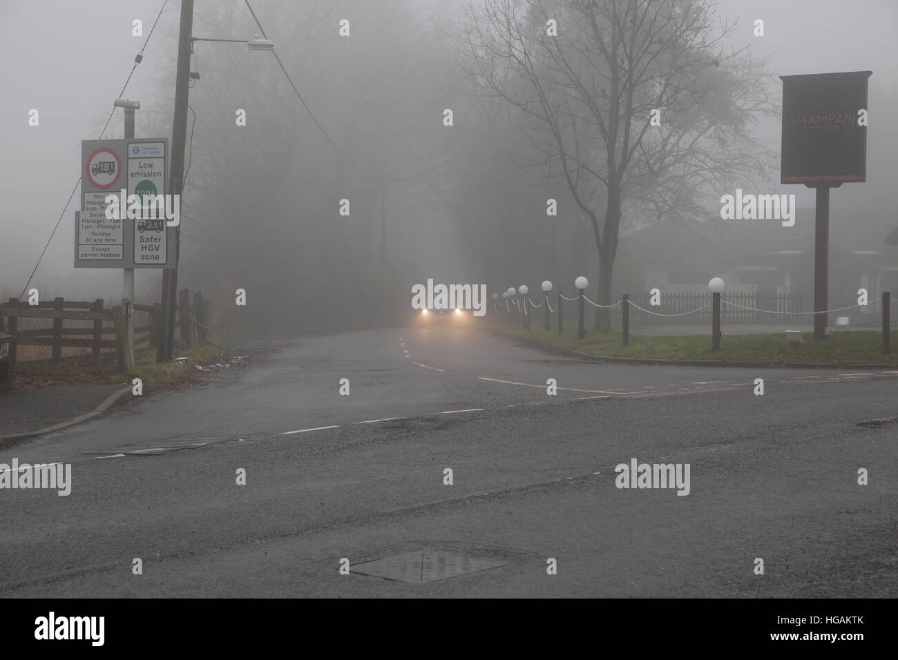 Westerham, UK. 7th Jan, 2017. Fog in Westerham, Kent © Keith Larby/Alamy Live News Stock Photo
