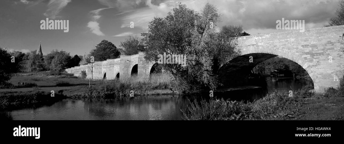 Summer, August, July, Stone Bridge, Wansford village, River Nene Valley, Cambridgeshire, England, Britain, UK Stock Photo