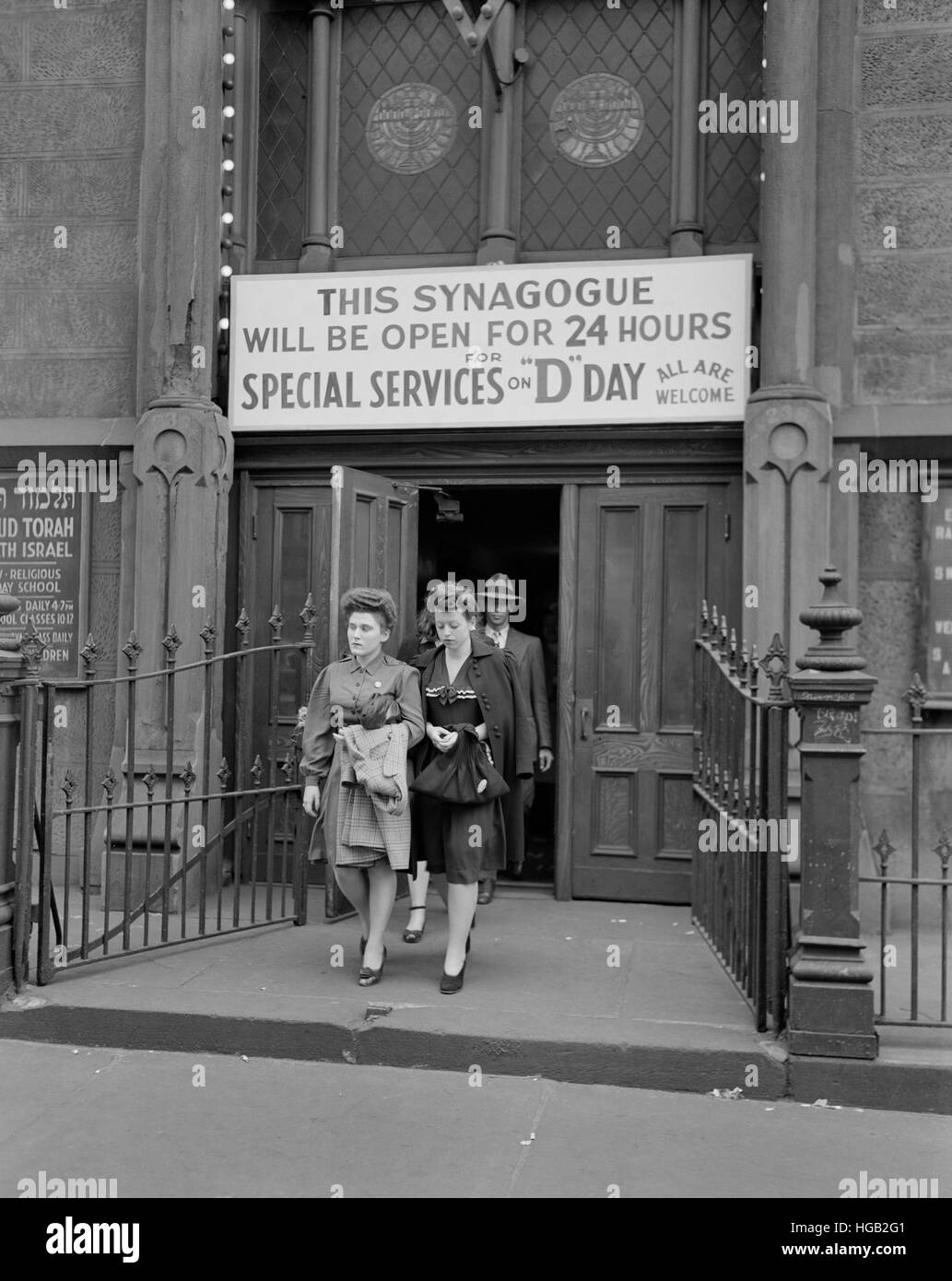 D-Day sevices in a synagogue in New York, New York, 1944. Stock Photo