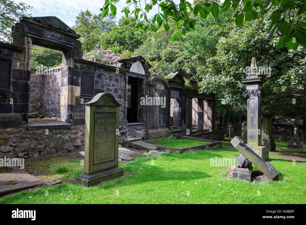 tombstone on the Churchyard of St Cuthbert's Church in Edinburgh, Scotland Stock Photo Alamy