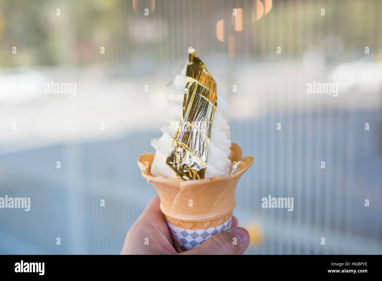Japan gold leaf hi-res stock photography and images - Alamy