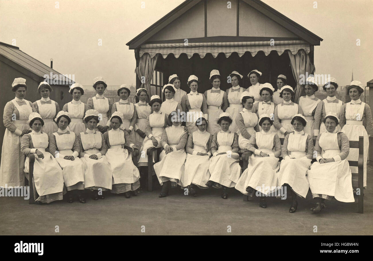 Nurses hospital britain hi-res stock photography and images - Alamy