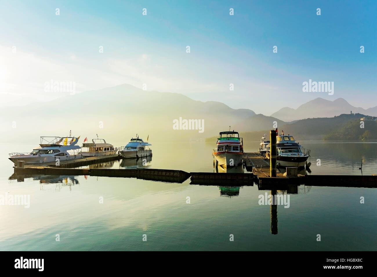 Beautiful view lake boats hi-res stock photography and images - Alamy