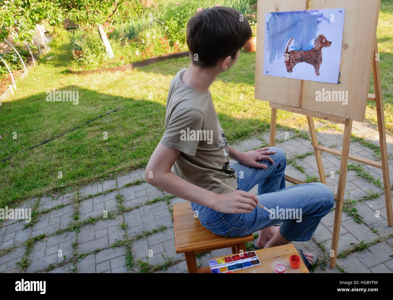 Boy Easel Stock Photos & Boy Easel Stock Images Alamy