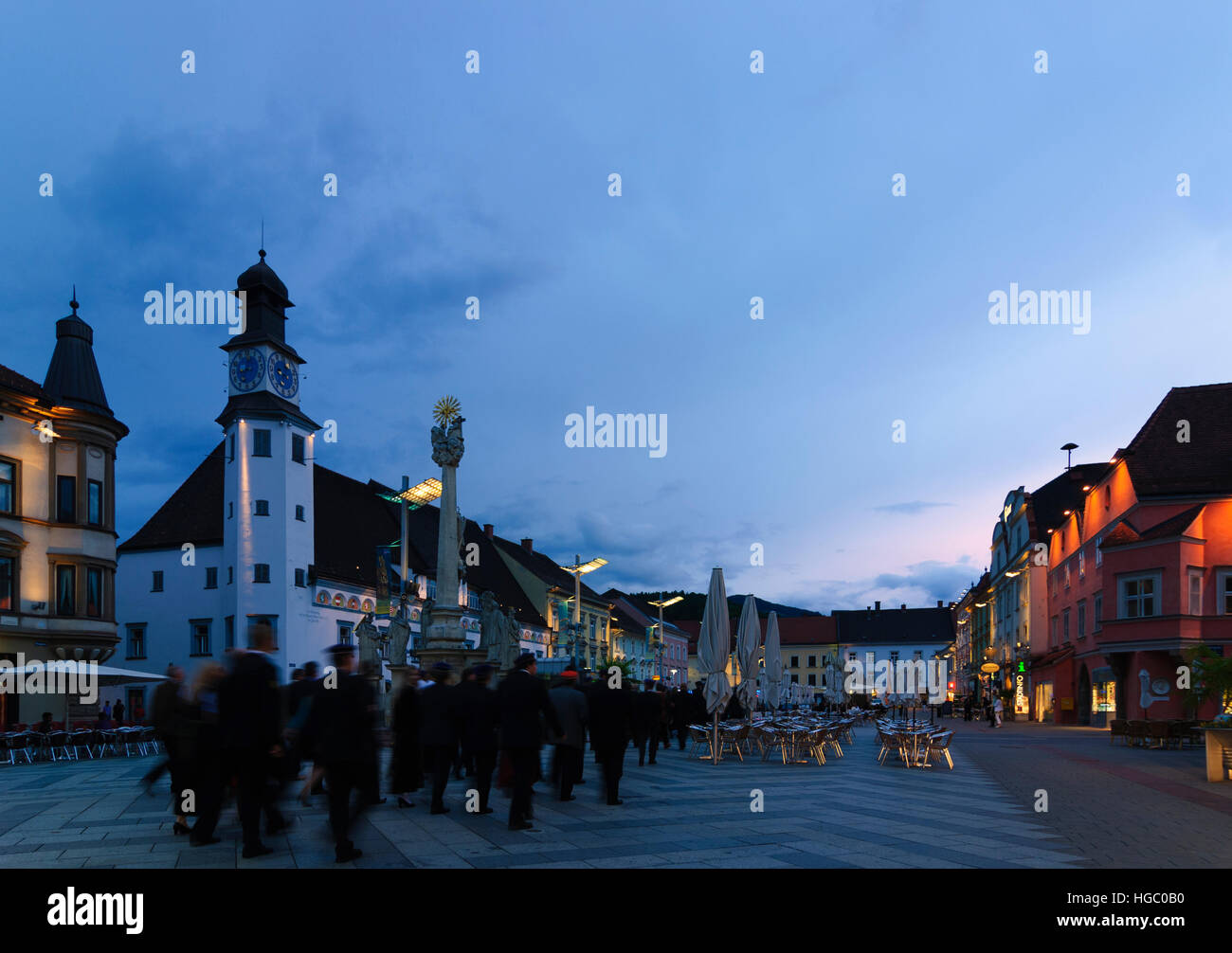 Leoben: Members of a fellowship at the Philistrierung (the conclusion of the study is celebrated) on the main square in front of the town hall, Obere Stock Photo