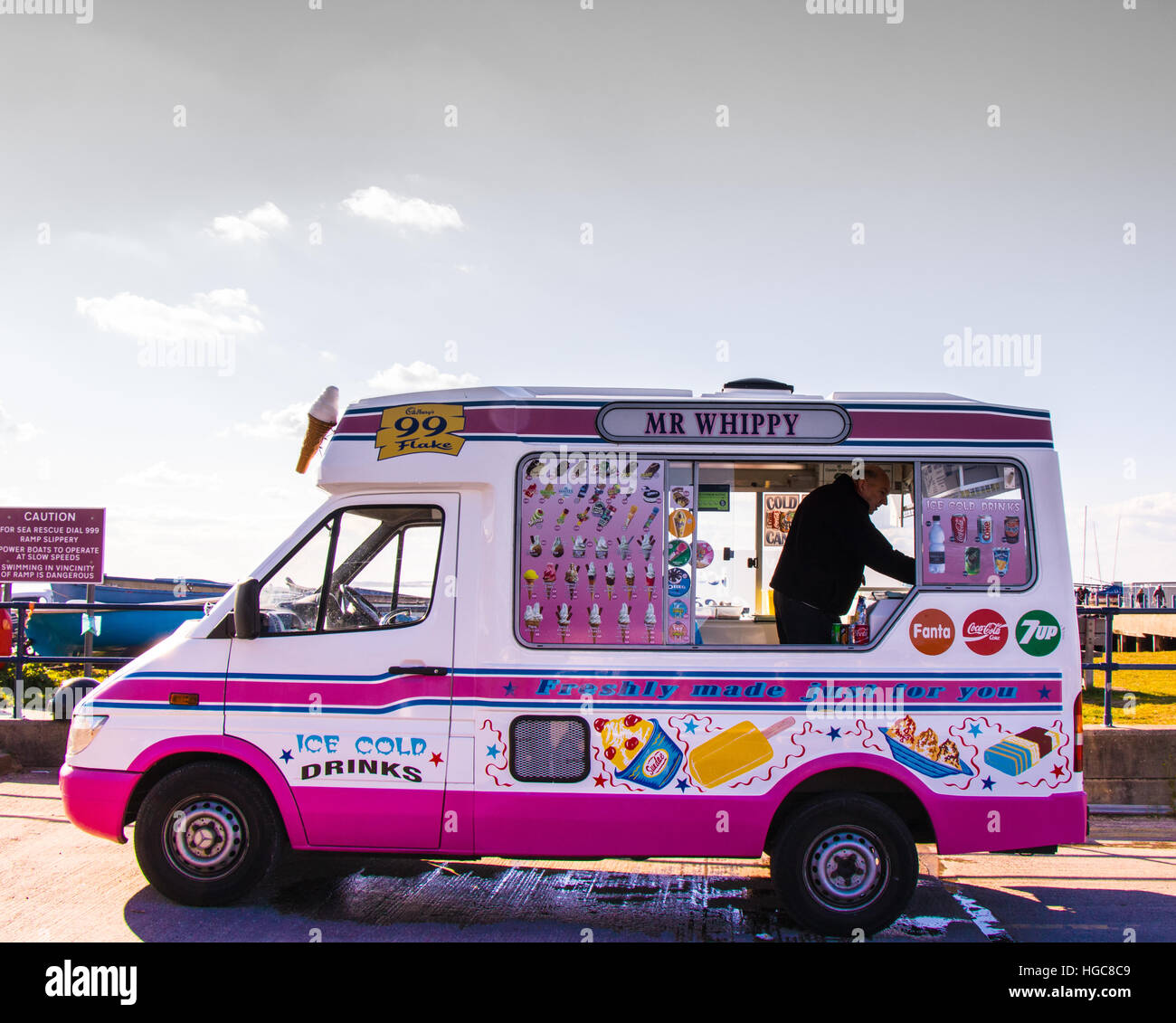 Pink ice cream van hi-res stock photography and images - Alamy