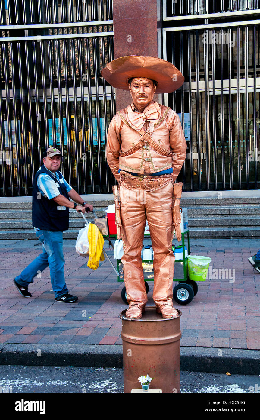 Live statues street artists Stock Photo Alamy