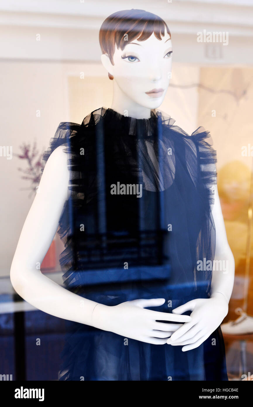 Mannequin in a shop window, Paris 18th, France Stock Photo Alamy
