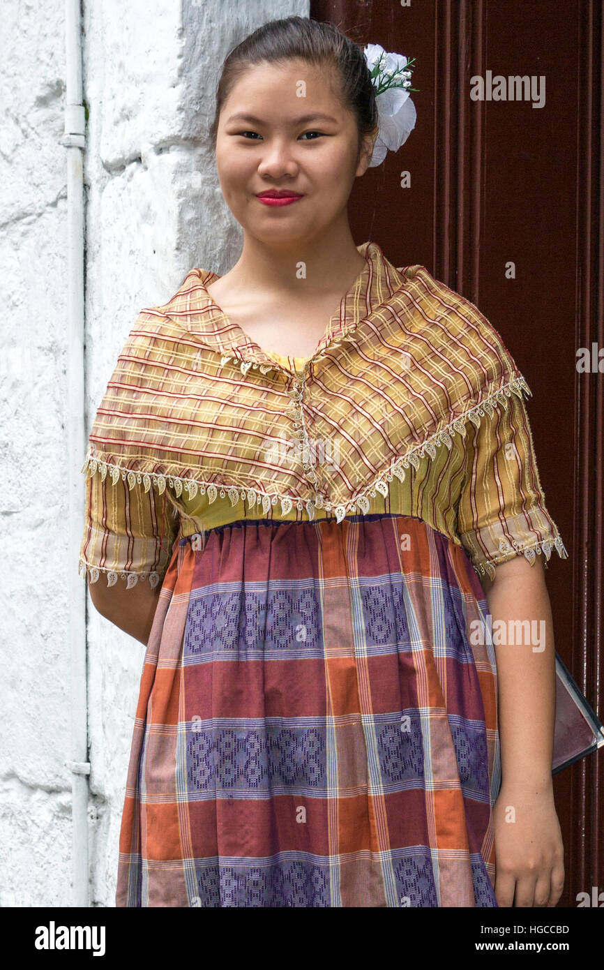 Traditional filipino dress hi-res stock photography and images - Alamy