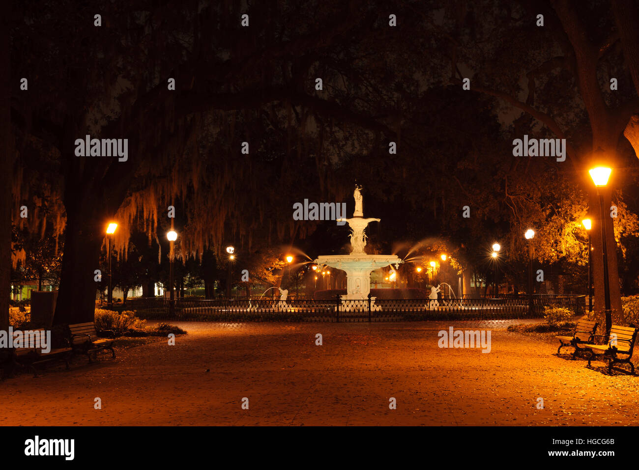 Forsyth Park Fountain at night in Savannah, Stock Photo Alamy