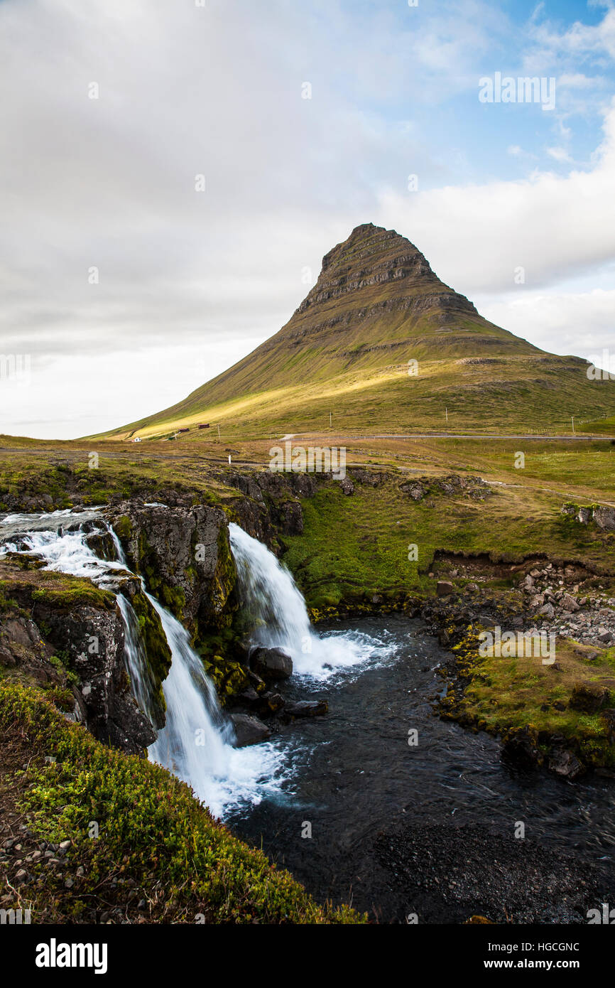 Kirkjufell Mountain and Kirkjufellsfoss waterfall on the Snaefellsnes ...