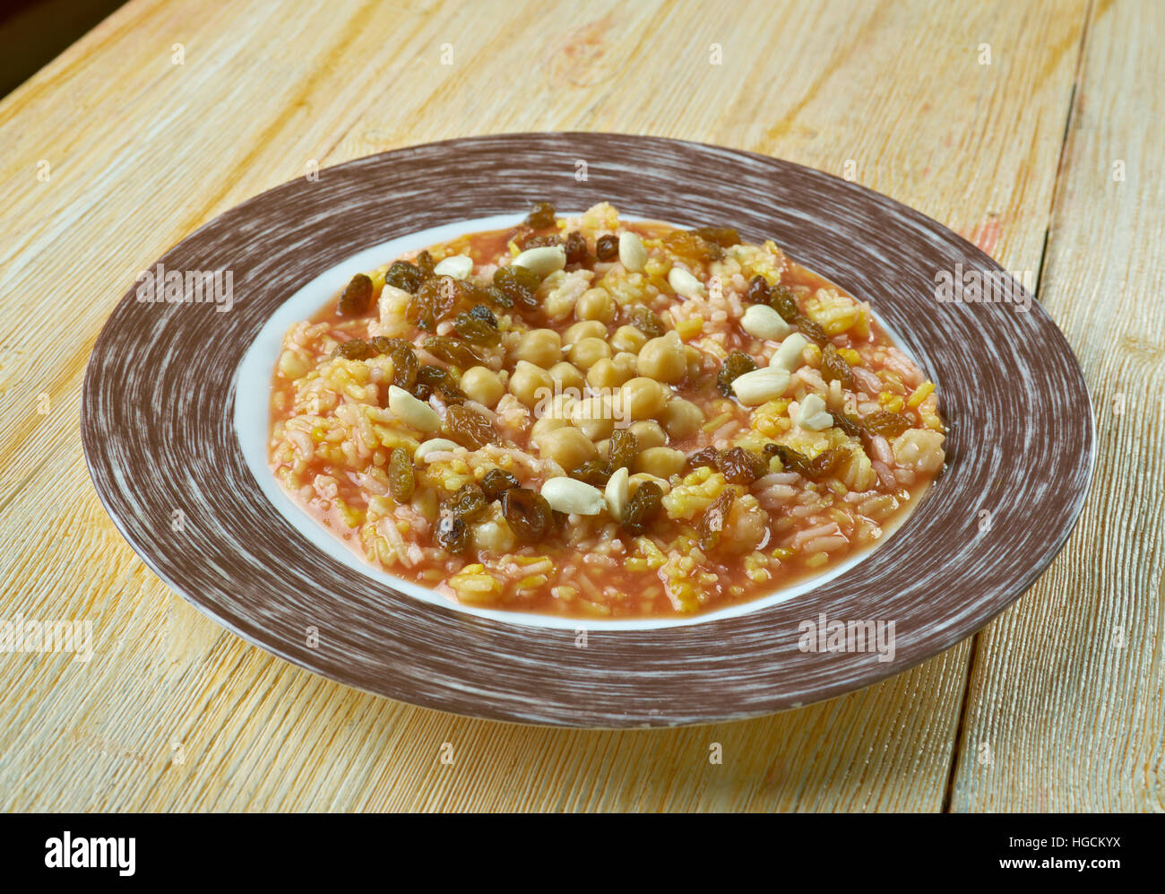 Egyptian rice with nuts and raisins Ruz bil khalta Stock Photo Alamy