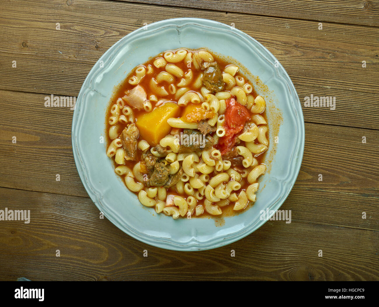 Slow Cooker Beef and Tomato Macaroni Soup Stock Photo Alamy