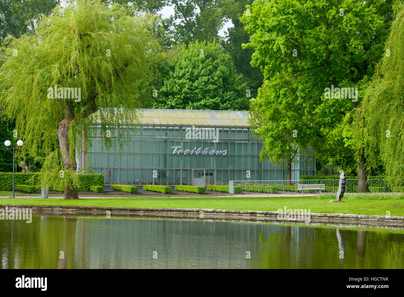 Deutschland, Dortmund, Westfalenpark, Treibhaus am Eingang Buschmühle Stock Photo