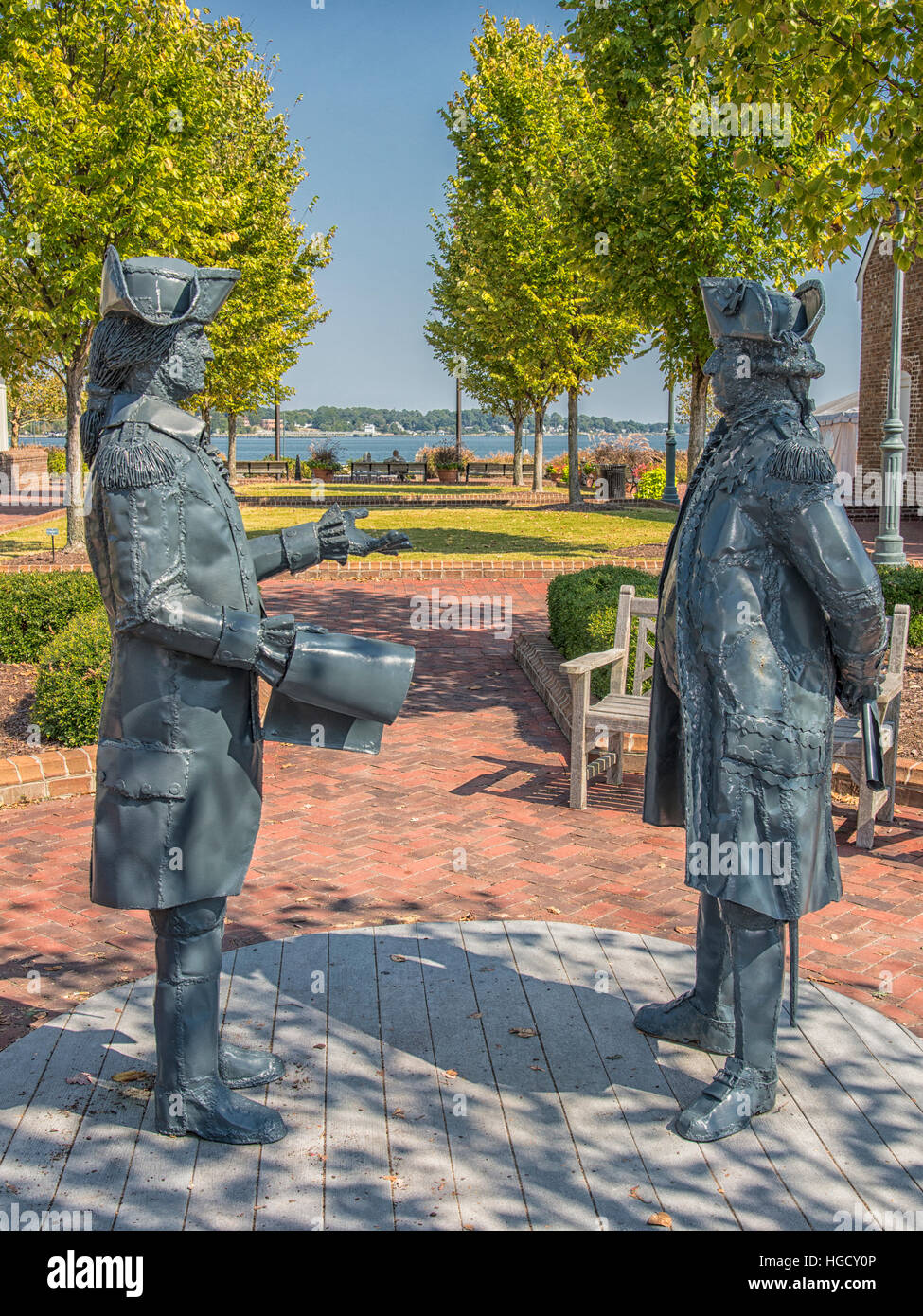 Statue of washington and francois degrasse in yorktown hires