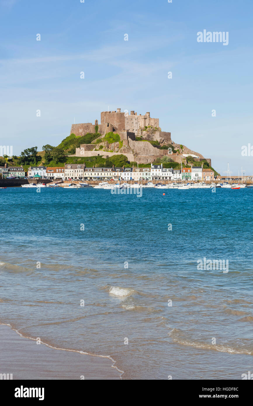 United Kingdom, Channel Islands, Jersey, Gorey, Beach and Mont Orgueil Castle Stock Photo