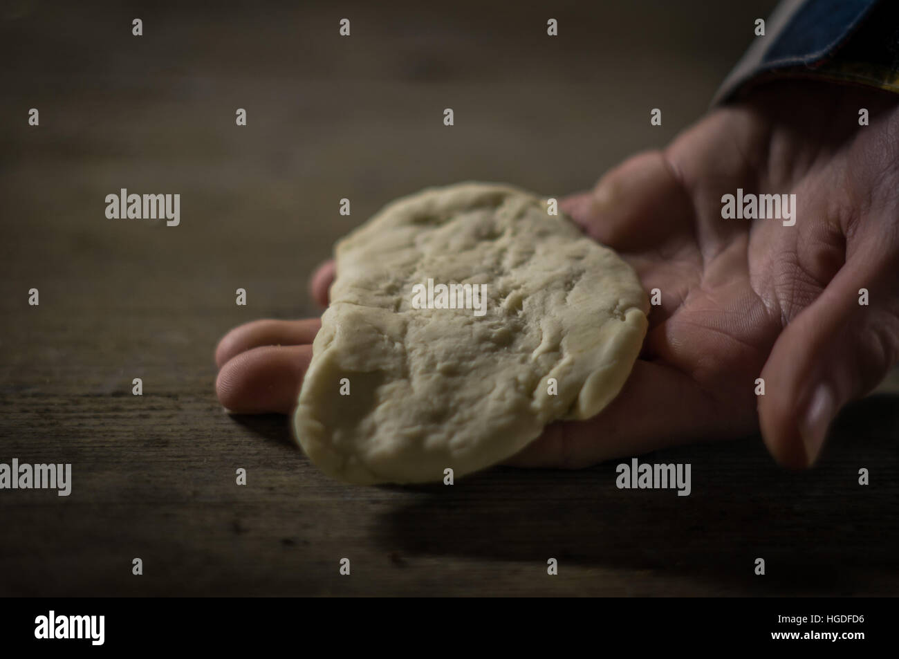 Campfire Bread Dough on Hand Stock Photo Alamy
