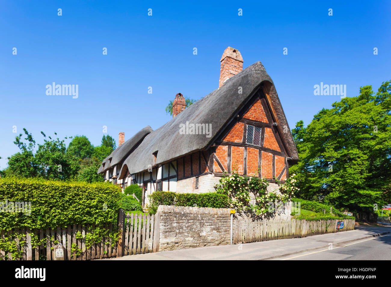 England, Warwickshire, Cotswolds, Stratford-Upon-Avon, Anne Hathaway's Cottage Stock Photo