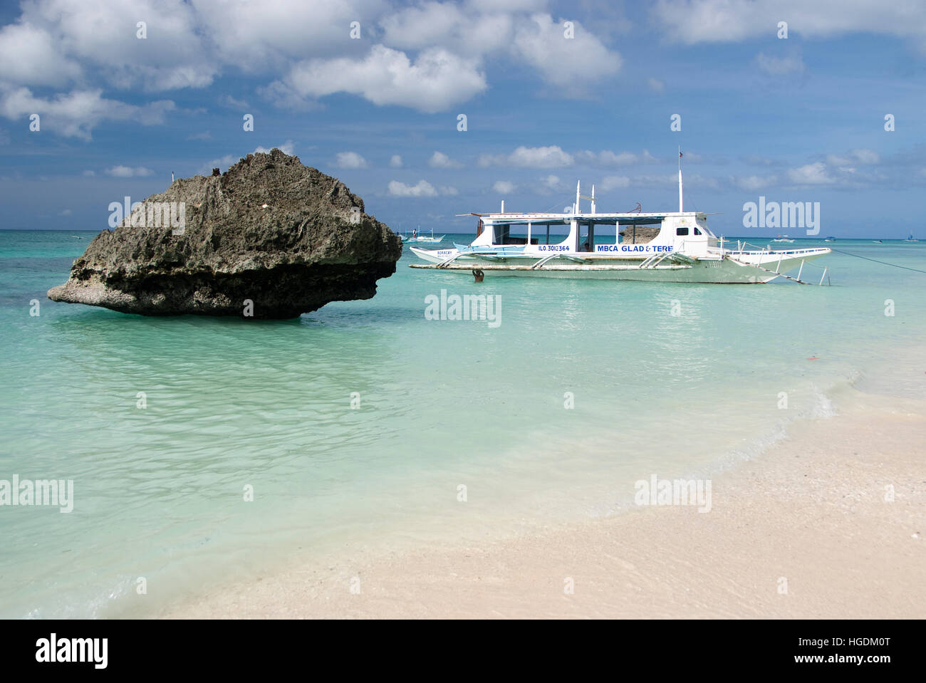 Boracay shoreline boats hi-res stock photography and images - Alamy