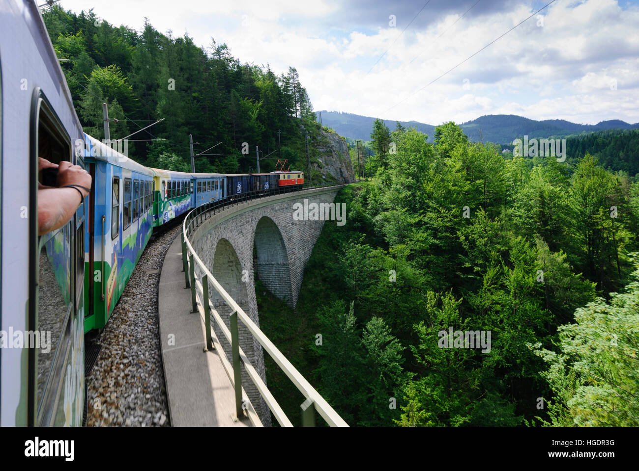 Mitterbach am Erlaufsee: Train of the Mariazellerbahn on the Heugraben Viaduct near Puchenstuben, Mostviertel, Niederösterreich, Lower Austria, Austri Stock Photo