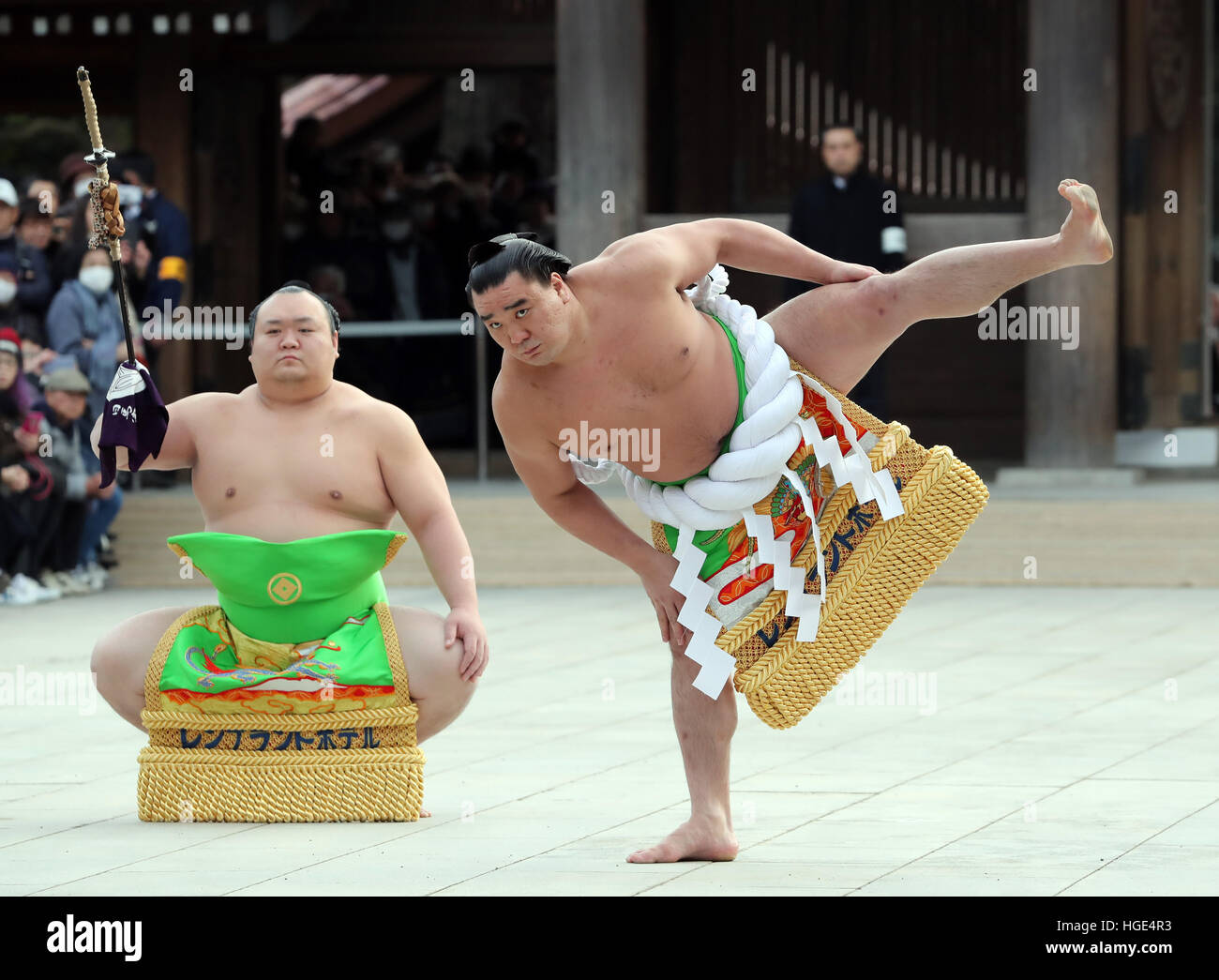 Tokyo, Japan. 6th Jan, 2017. Sumo grand champion 