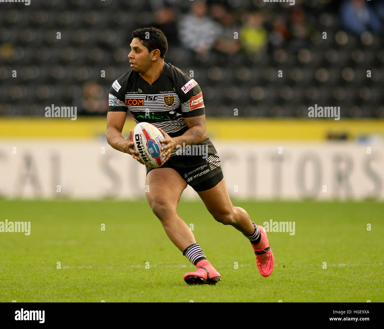 KCOM Stadium, Hull, UK. 8th Jan, 2017. Hull FC v Hull KR Clive Sullivan Trophy Pre- Season 2017 Friendly. Albert Kelly of Hull FC on the attack against Hull KR Picture by © Stephen Gaunt/Touchlinepics.com/Alamy Live News Stock Photo