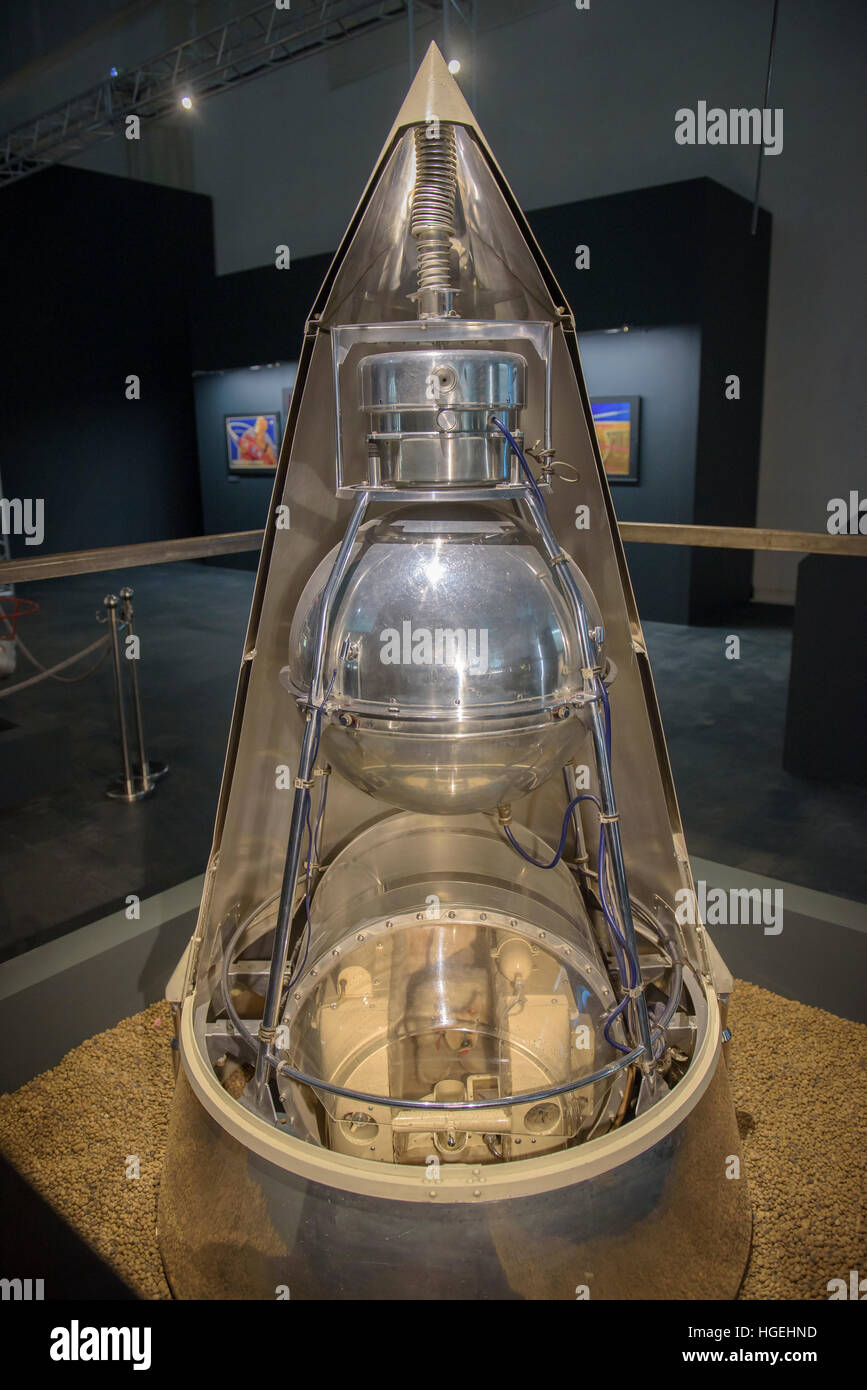 Sputnik 2 hi-res stock photography and images - Alamy