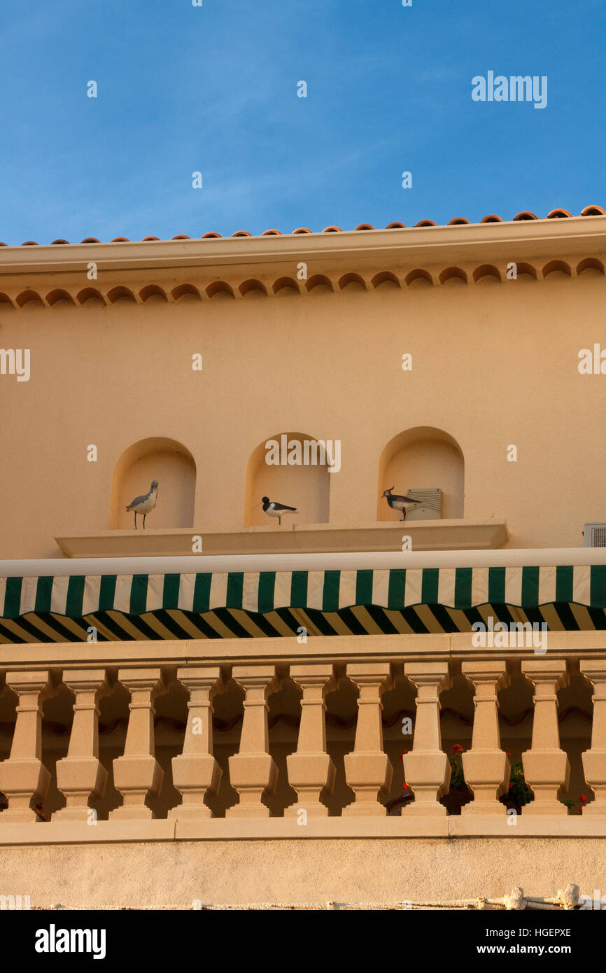 House with veranda hi-res stock photography and images - Alamy