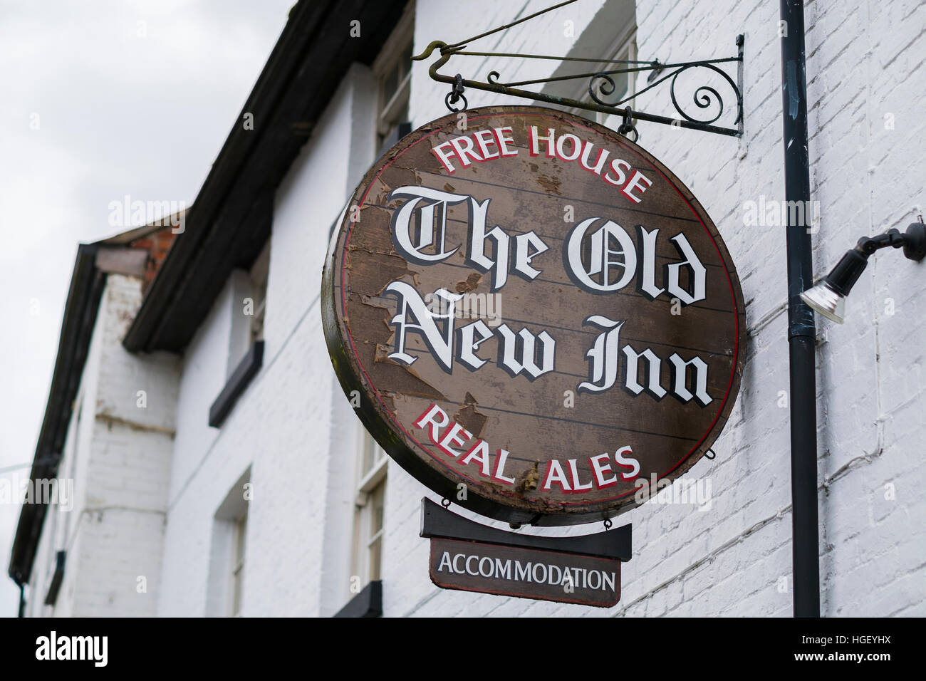 Village pub in the UK: The sign for the The Old New Inn freehouse pub in Llanfyllin village, , Powys Wales UK Stock Photo