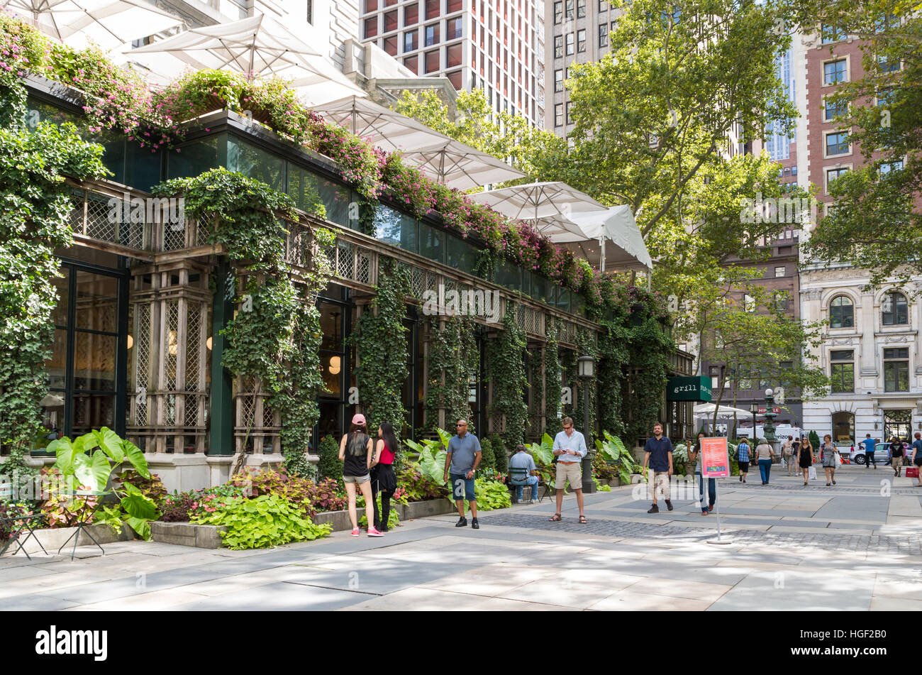 Exterior Of The Bryant Park Cafe Bryant Park New York Stock Photo - Alamy