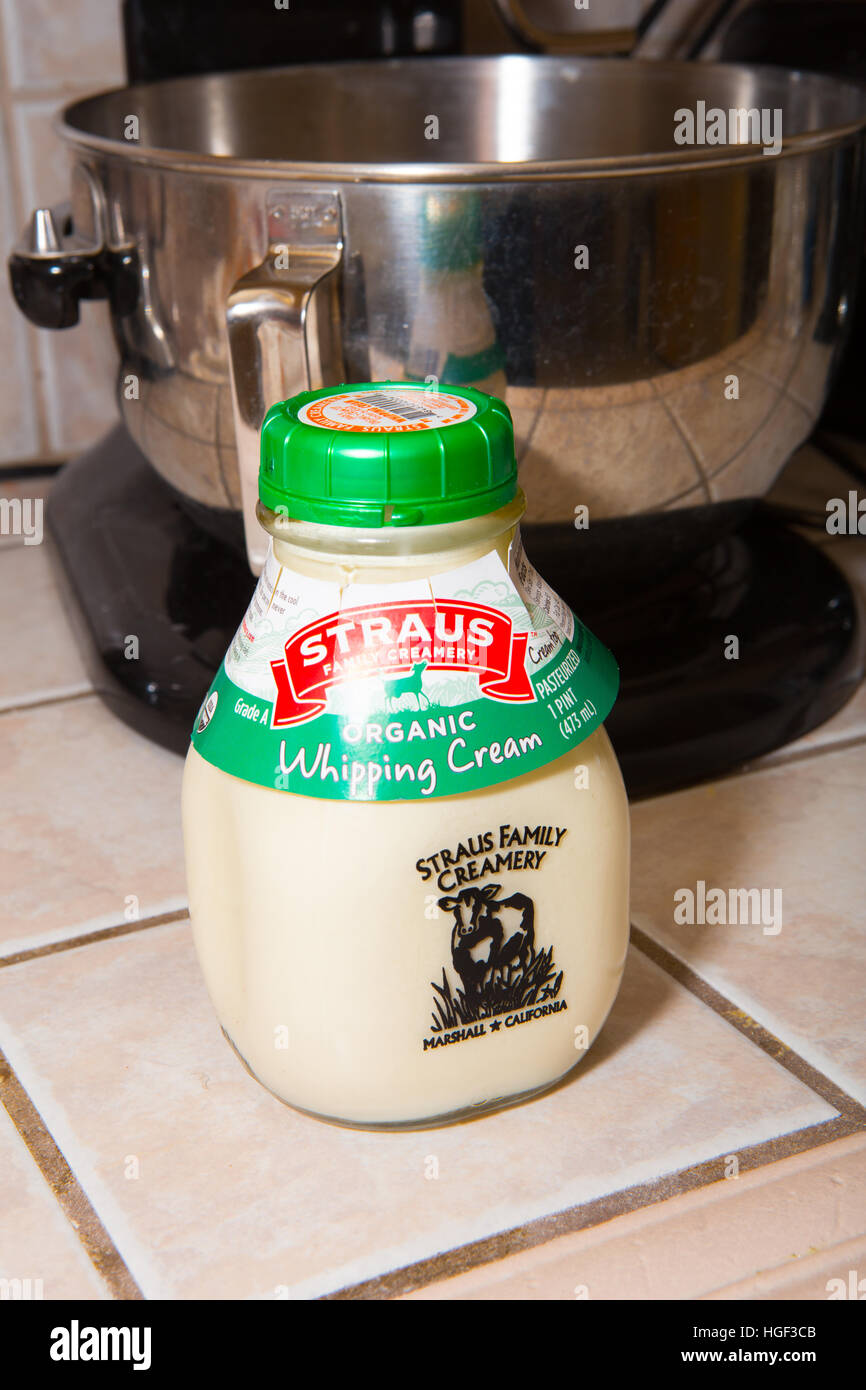 Whipping cream hires stock photography and images Alamy