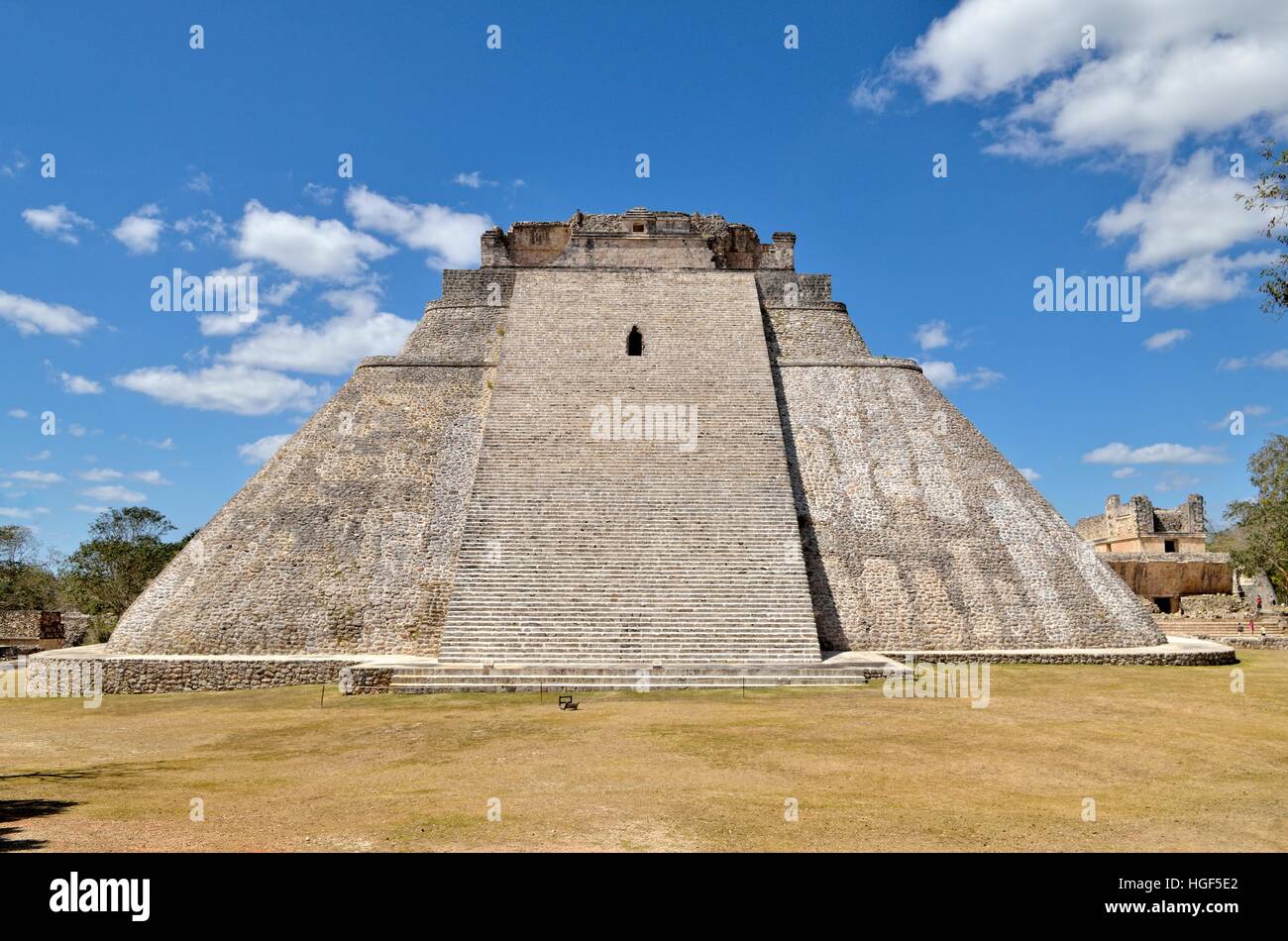Piramide del Adivino, Pyramid of the Magician, ancient Mayan city of Uxmal, Yucatan, Mexico Stock Photo