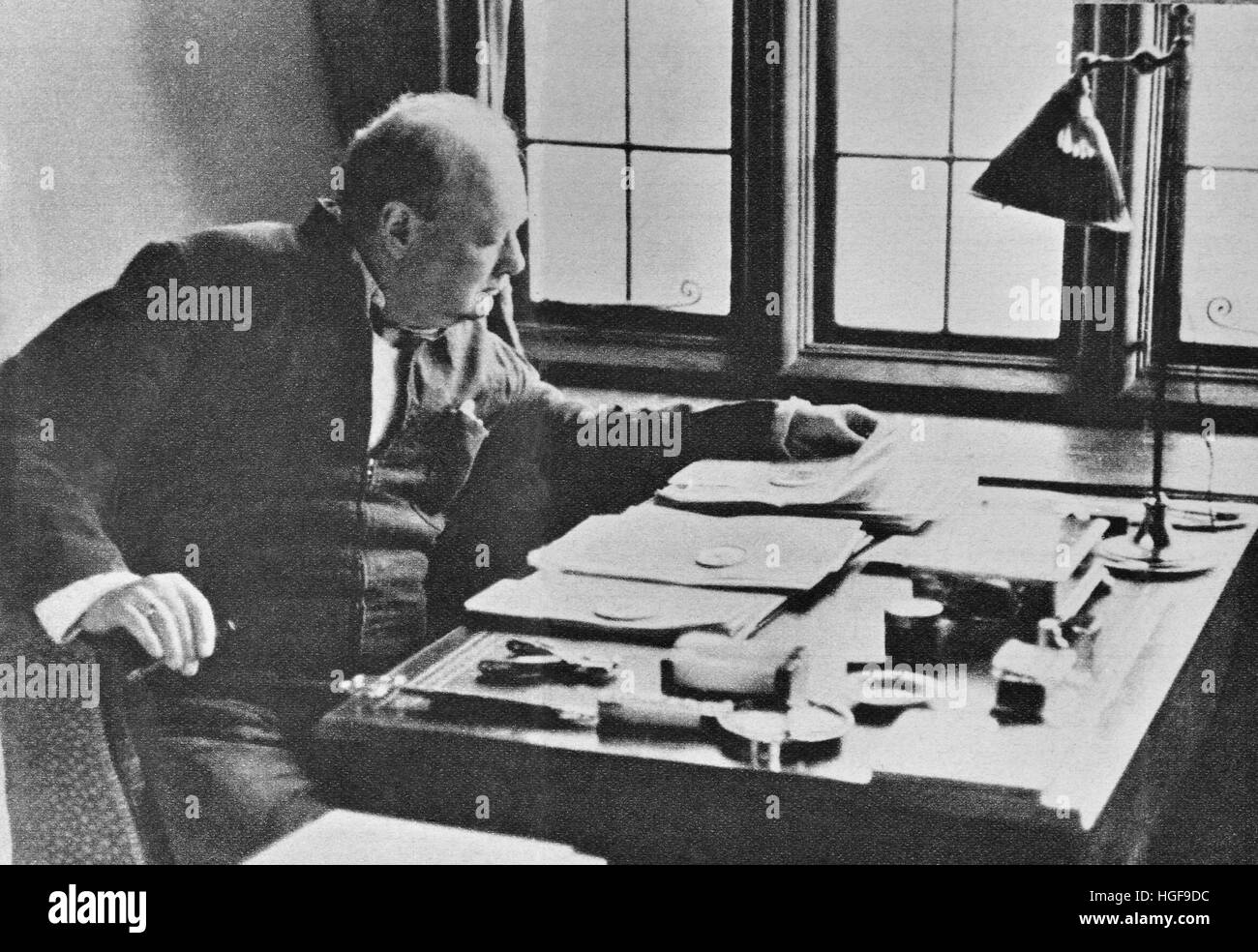 Winston Churchill in his study at Chartwell. 1939 Stock Photo