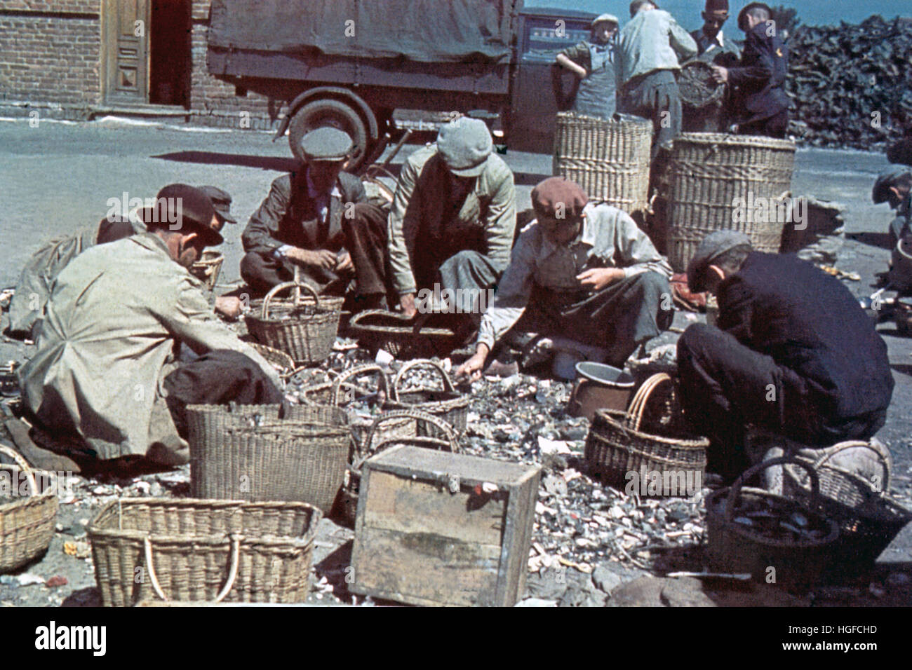 Ghetto Lodz, Litzmannstadt, Scrap dealers with their goods, Poland 1940, World War II, Stock Photo