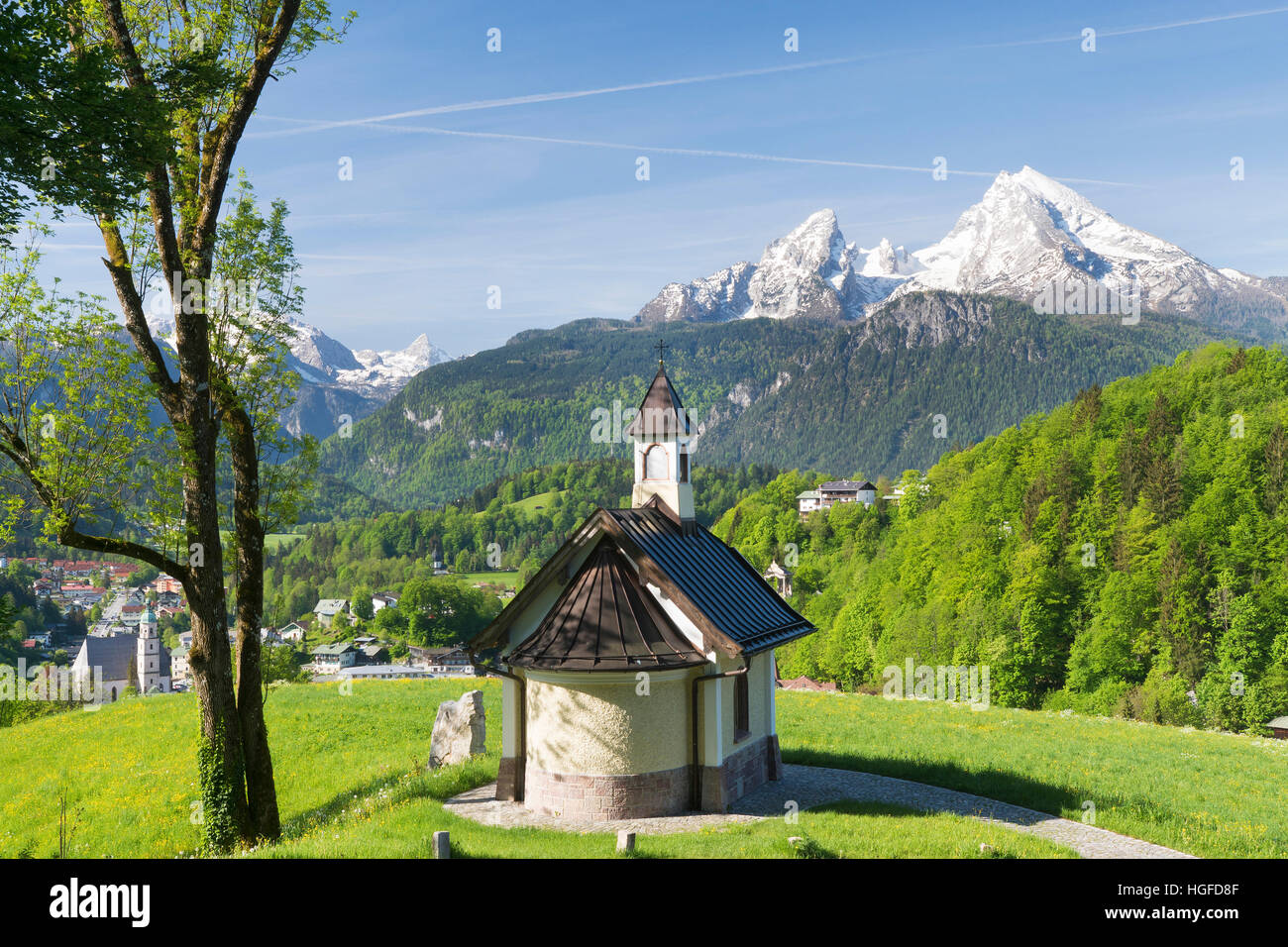 the Kirchleitn chapel in the Mitterweinfeld near Berchtesgaden the background Stock Photo