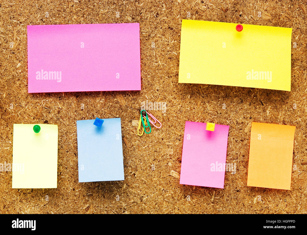 empty notes on old wooden background Stock Photo - Alamy