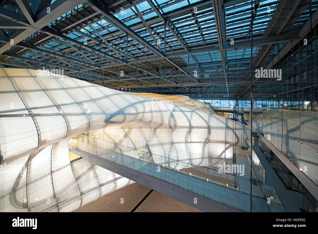 The Eur Convention Centre "La Nuvola" by architect Massimiliano Fuksas, Rome, Italy, Dec 20, 2016    Credit © Fabio Mazzarella/Sintesi/Alamy Stock Pho Stock Photo