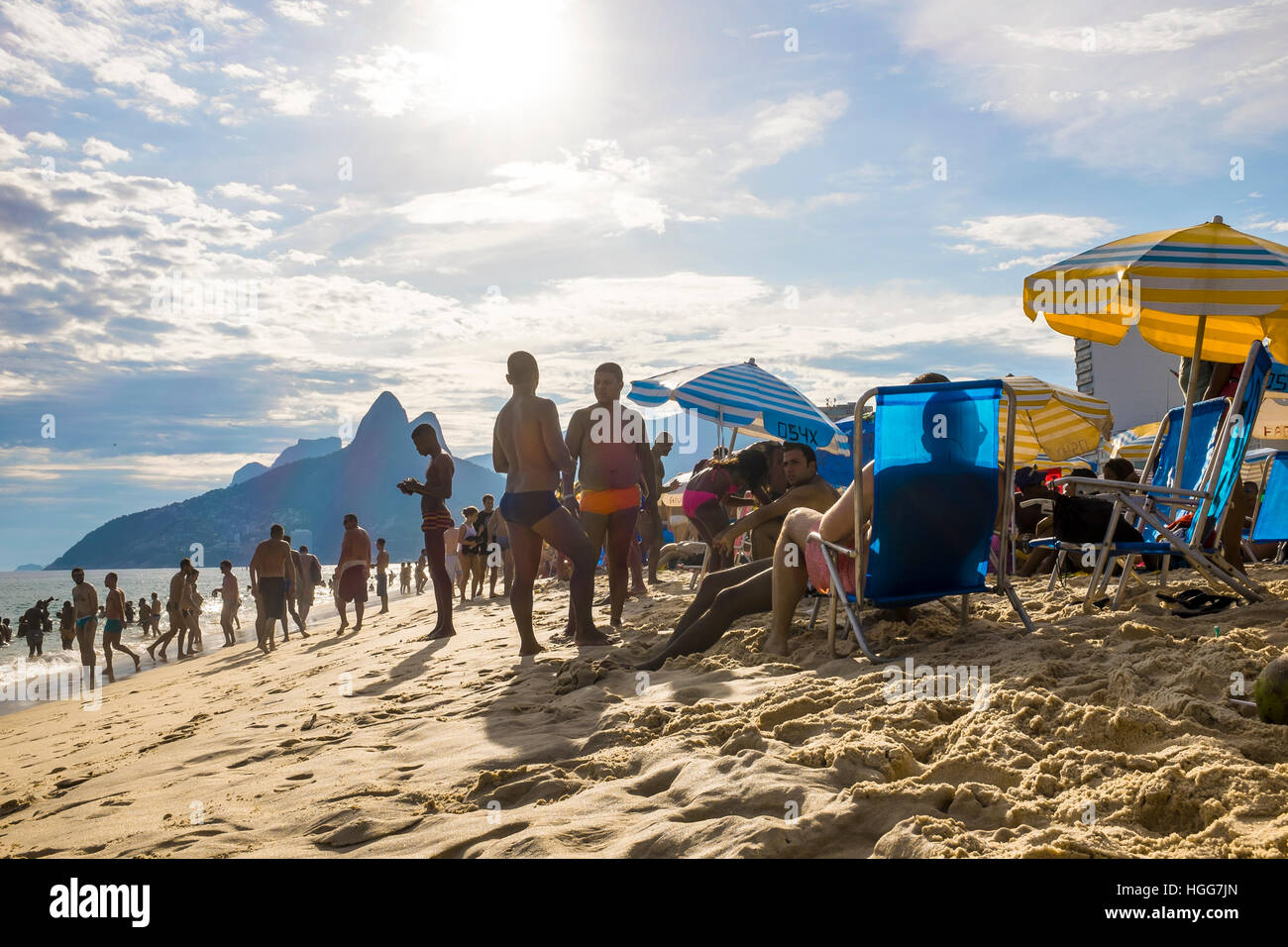Summer Vacation Beach Crowd Hi res Stock Photography And Images Alamy summer-vacation-beach-crowd-hi-res-stock-photography-and-images-alamy