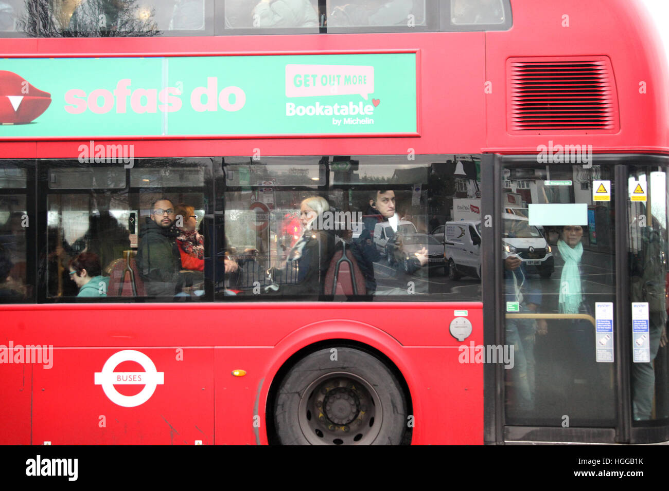 Finsbury Park, North London, UK. 9th Jan, 2017. Overcrowded buses. The