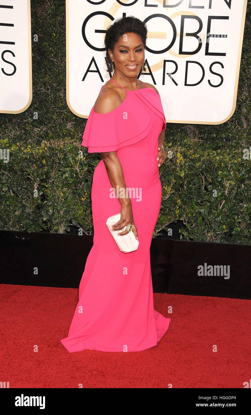 Beverly Hills, CA. 8th Jan, 2017. Angela Bassett at arrivals for 74th Annual Golden Globe Awards 2017 - Arrivals, The Beverly Hilton Hotel, Beverly Hills, CA January 8, 2017. © Adrian Newton/Everett Collection/Alamy Live News Stock Photo