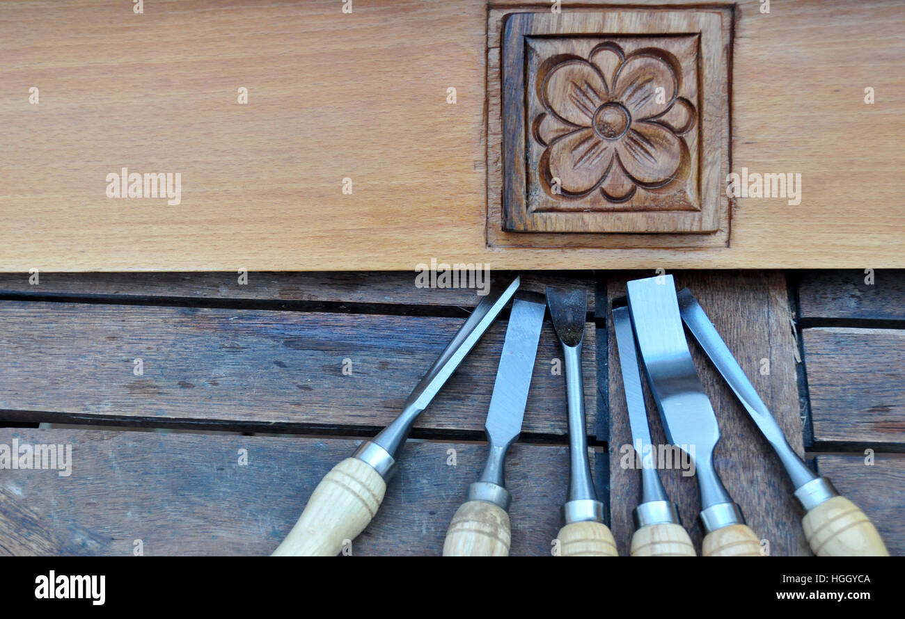 Wood carving, gouges and chisels Stock Photo - Alamy
