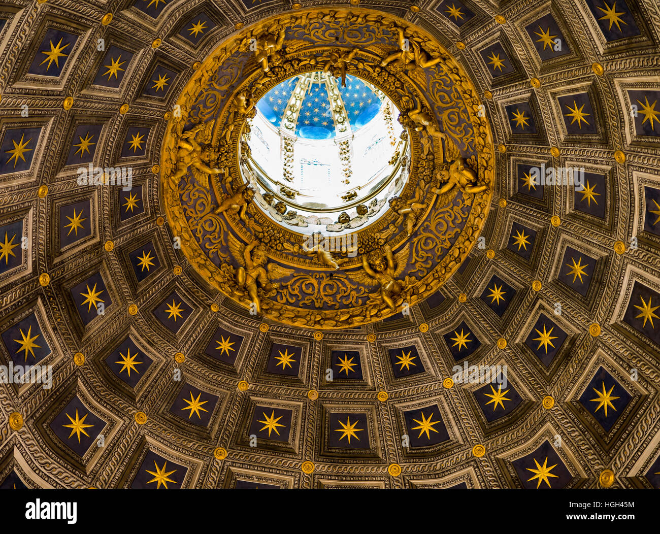 Interior, dome Siena Cathedral, Cattedrale di Santa Maria Assunta