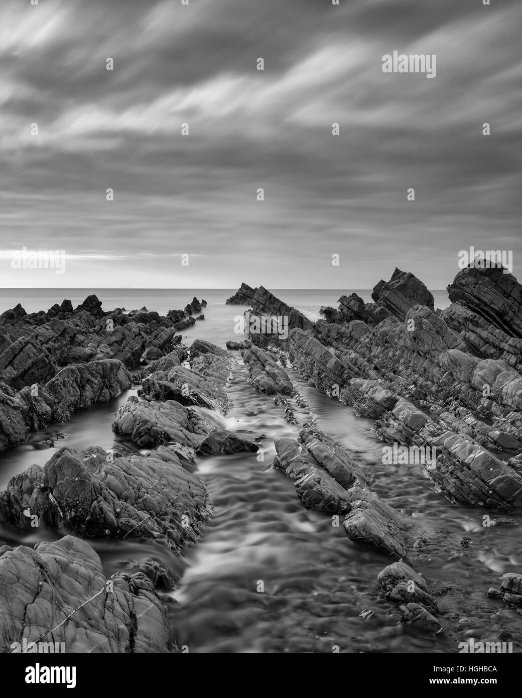 Beach rocks black and white hi-res stock photography and images - Alamy