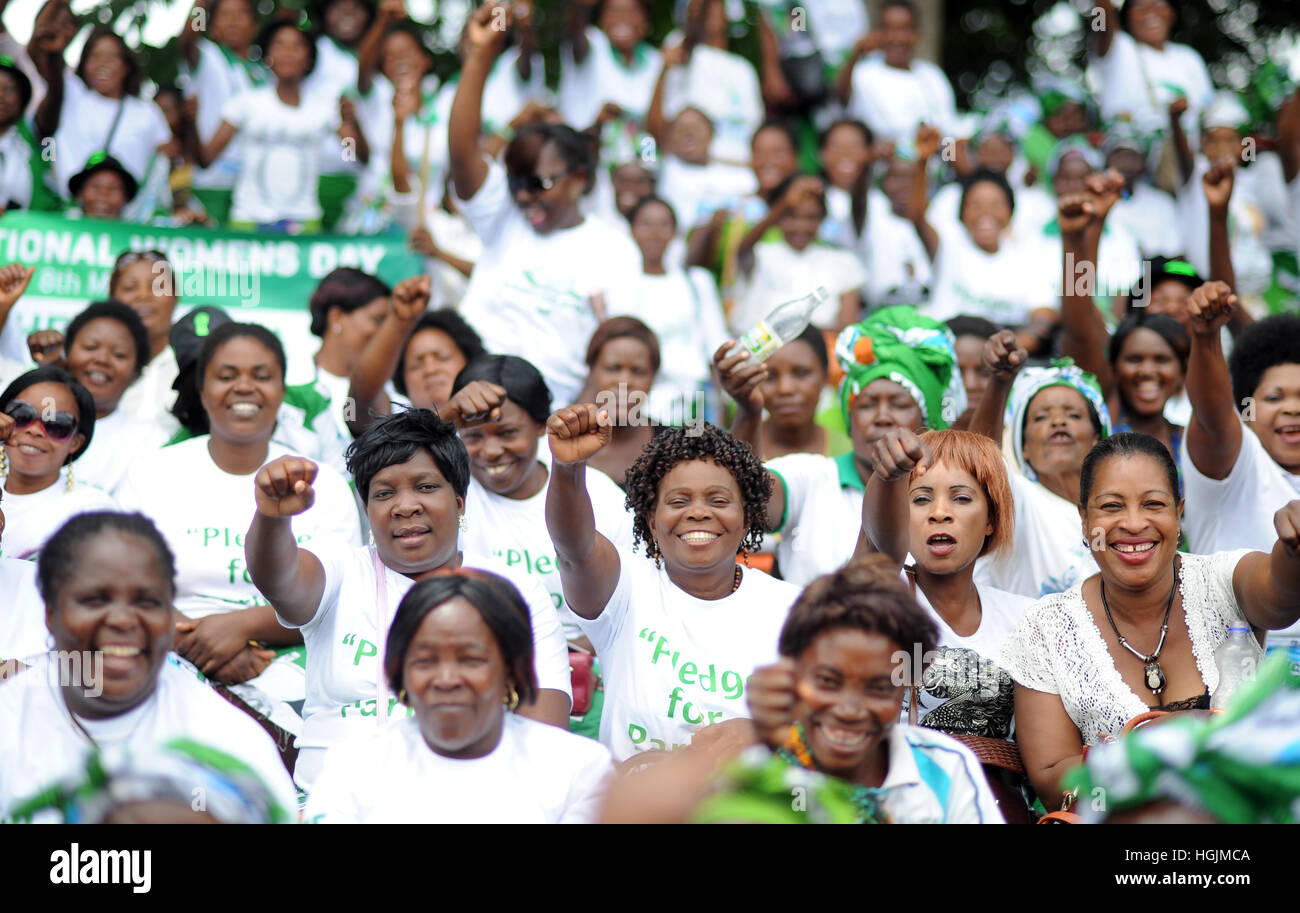 Lusaka, Zambia. 08th Mar, 2016. Women belonging to the Patriotic Front (PF) party celebrake International Women's Day in Lusaka, Zambia, 08 March 2016. Photo: Britta Pedersen/dpa-Zentralbild/ZB/dpa/Alamy Live News Stock Photo