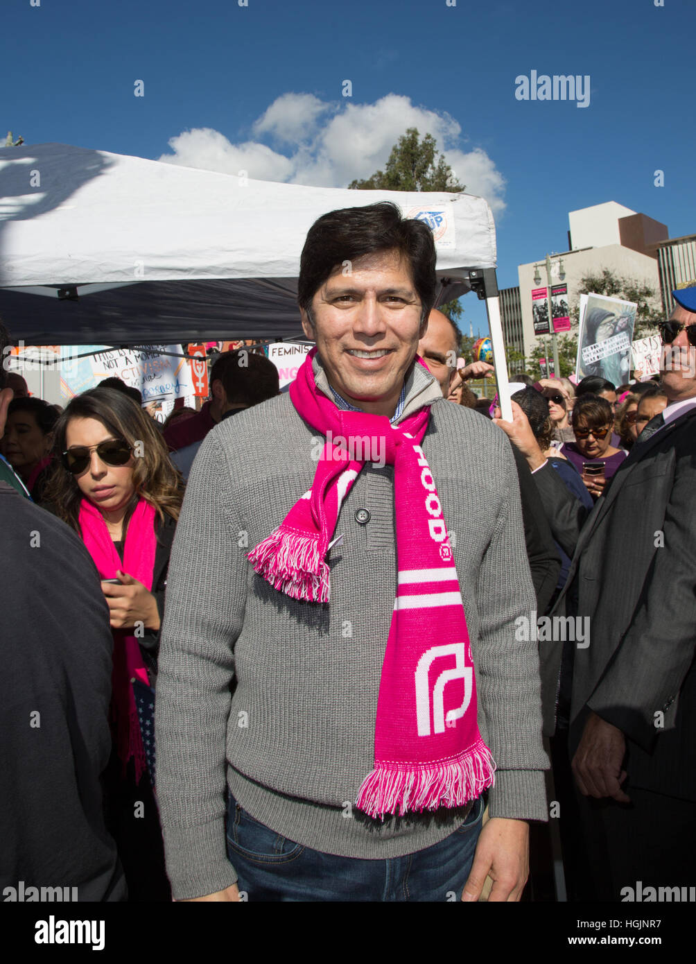 Los Angeles, California, USA. 21st January, 2017. Kevin de Leon, California Senate President Pro Tem, takes a moment for a photo after his speech at The Women's March in Los Angeles, California, USA, on January 21, 2017.  Credit: Sheri Determan/Alamy Live News Stock Photo