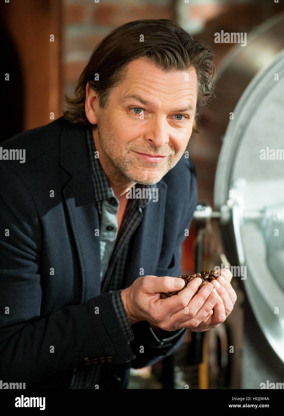 Lueneburg, Germany. 21st Jan, 2017. Actor Joerg Pintsch on the set of