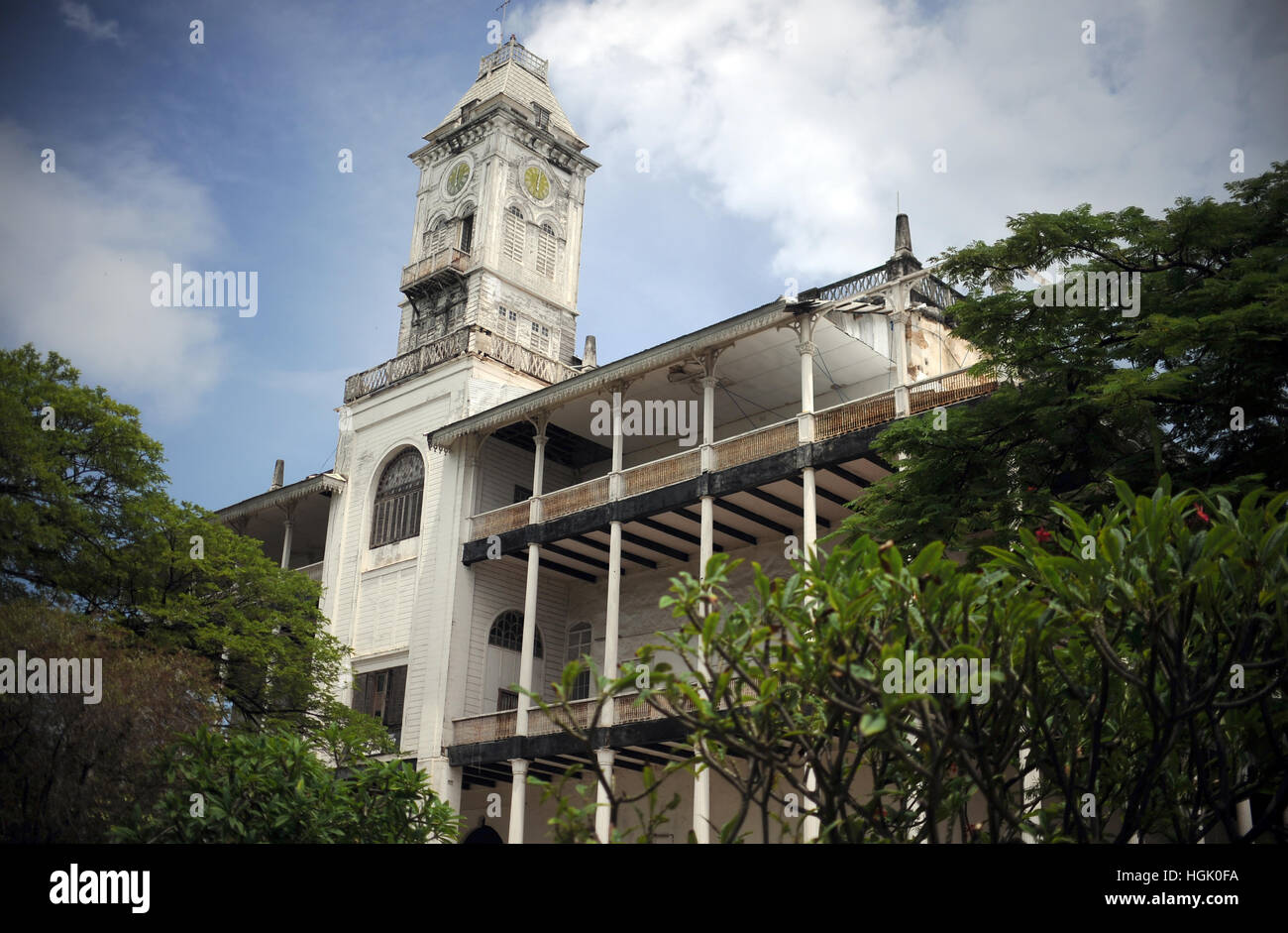 View of the 'House of Wonders - Beit-al-Ajaib' in Stone Town on Zanzibar island, Tanzania, 6 March 2016. The house of wonders was built in 1883 and was the first building with an elevator in East Africa. Since 2000, the building is listed as a UNESCO World Heritage. Photo: Britta Pedersen/dpa-Zentralbild/ZB Stock Photo